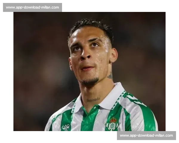 贝蒂斯启动安东尼永久转会谈判 曼联标价 3250 万英镑成关键障碍