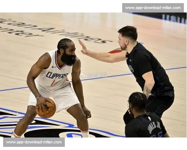 哈登 2 年 8150 万续约快船！鲍威尔成交易核心，快船瞄准内线补强