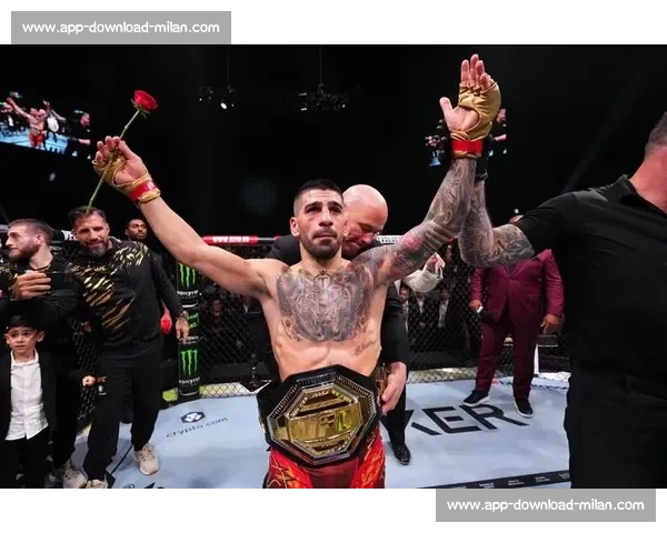 托普里亚 2 分 32 秒弑神！UFC 轻量级王座易主，奥利维拉王朝彻底终结